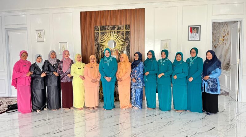 Ziarah Makam Pahlawan Perempuan HSS serta Ajangsana ke Tokoh Wanita di Kabupaten Hulu Sungai Selatan