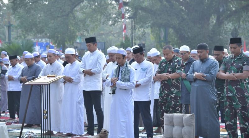 Atasi Kemarau dan Karhutla, Kajari HSS Ikuti Shalat Istisqa’ Bersama Pemkab Hulu Sungai Selatan